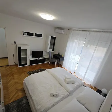 Misir In Downtown Apartman