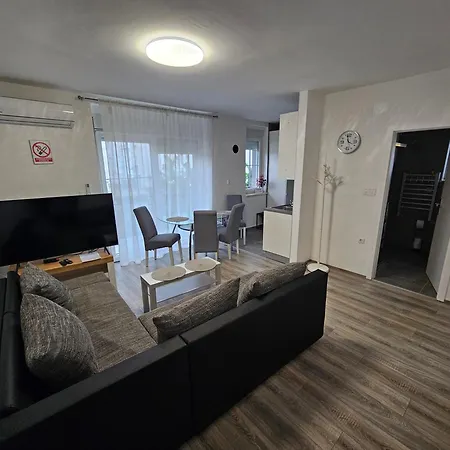 Misir In Downtown Knin