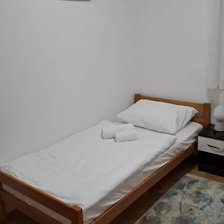 Misir In Downtown Apartman Knin